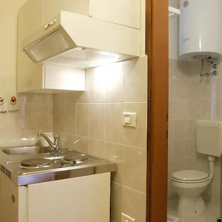 Sara Guest house