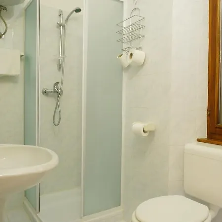 Guest house Sara 3*